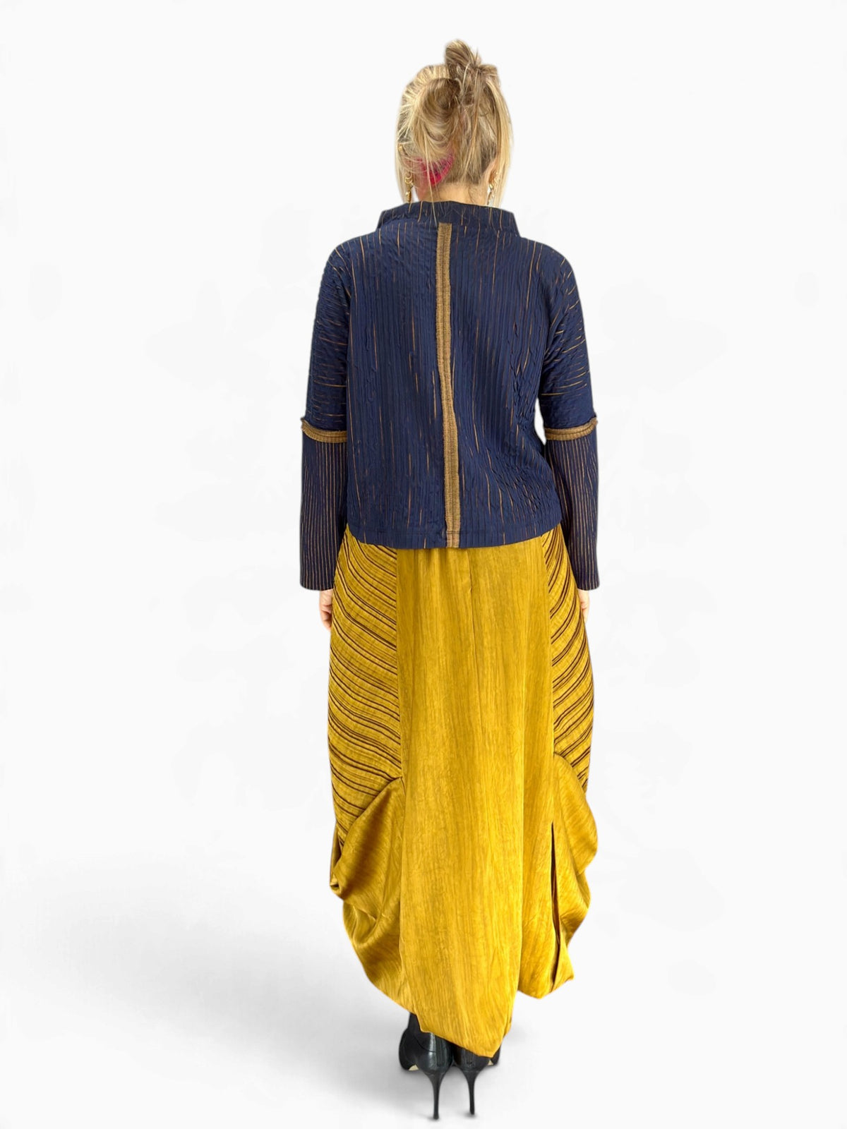 Ozai N Ku- Crinkle Texture Skirt