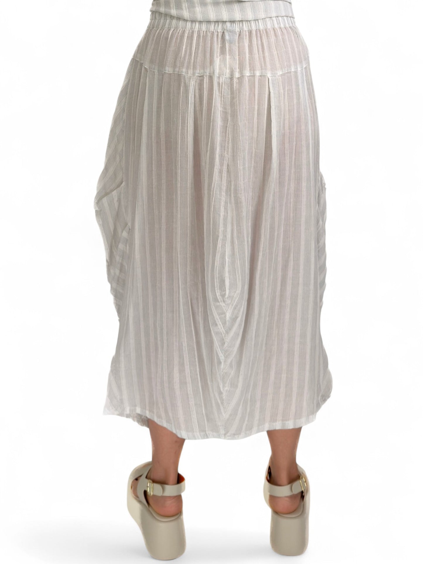 Dress to Kill- Side Tuck Skirt/ White