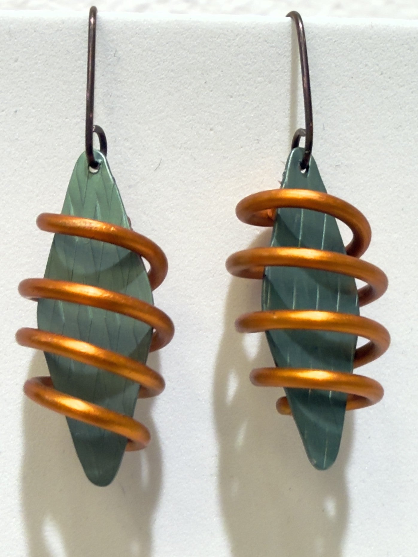 Q3 Art Inc. - Pod Earrings Apricot/Steel