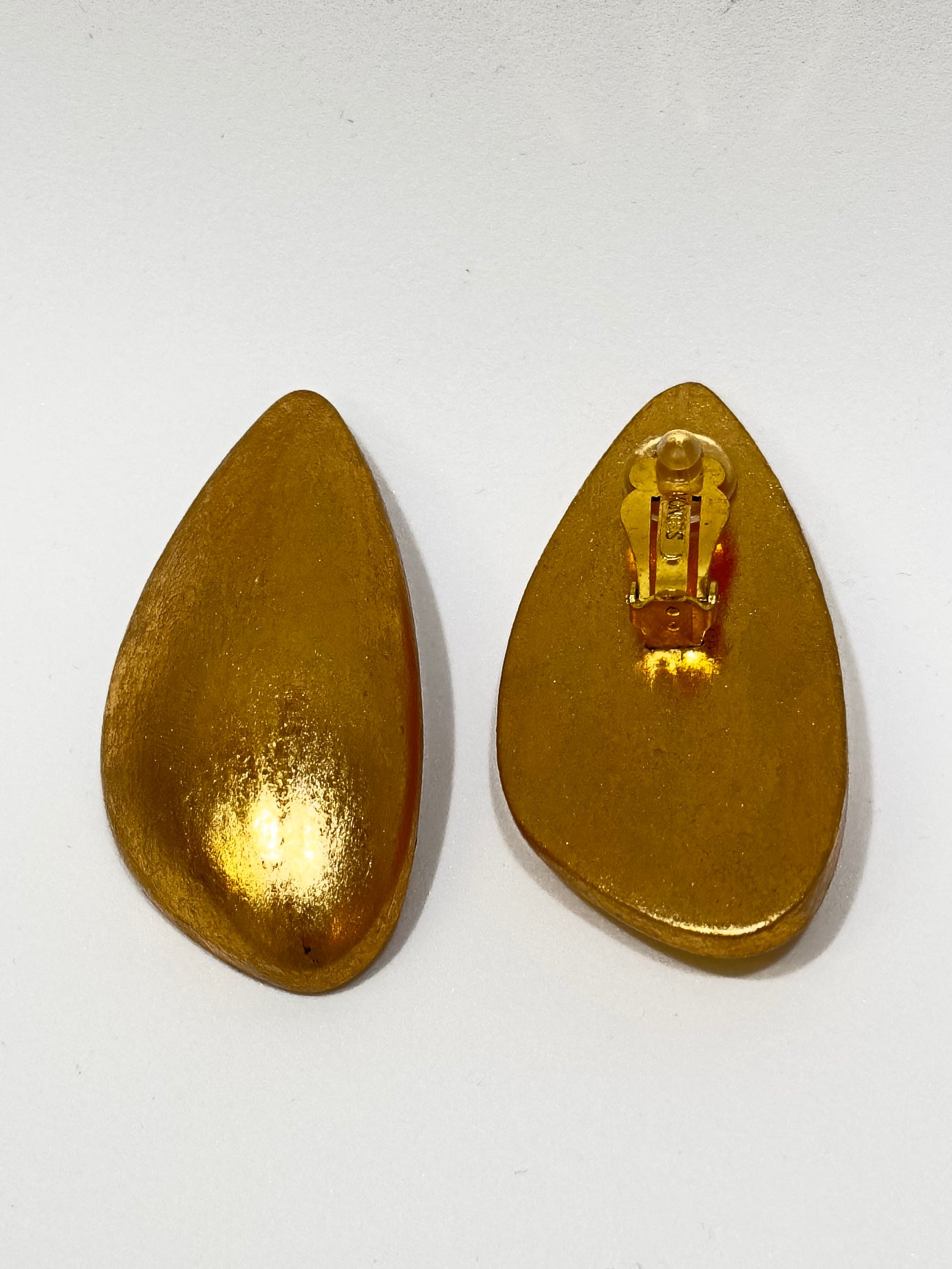 Monies- Medellin Earclips