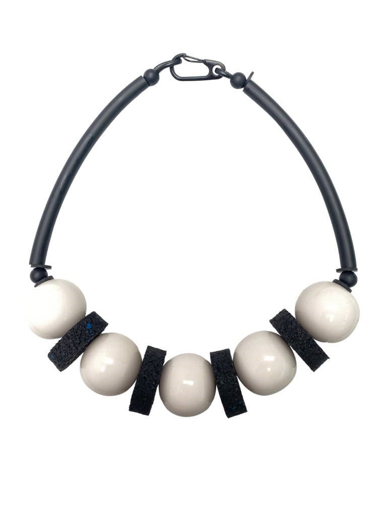 Frank Ideas- Chunky resin necklace