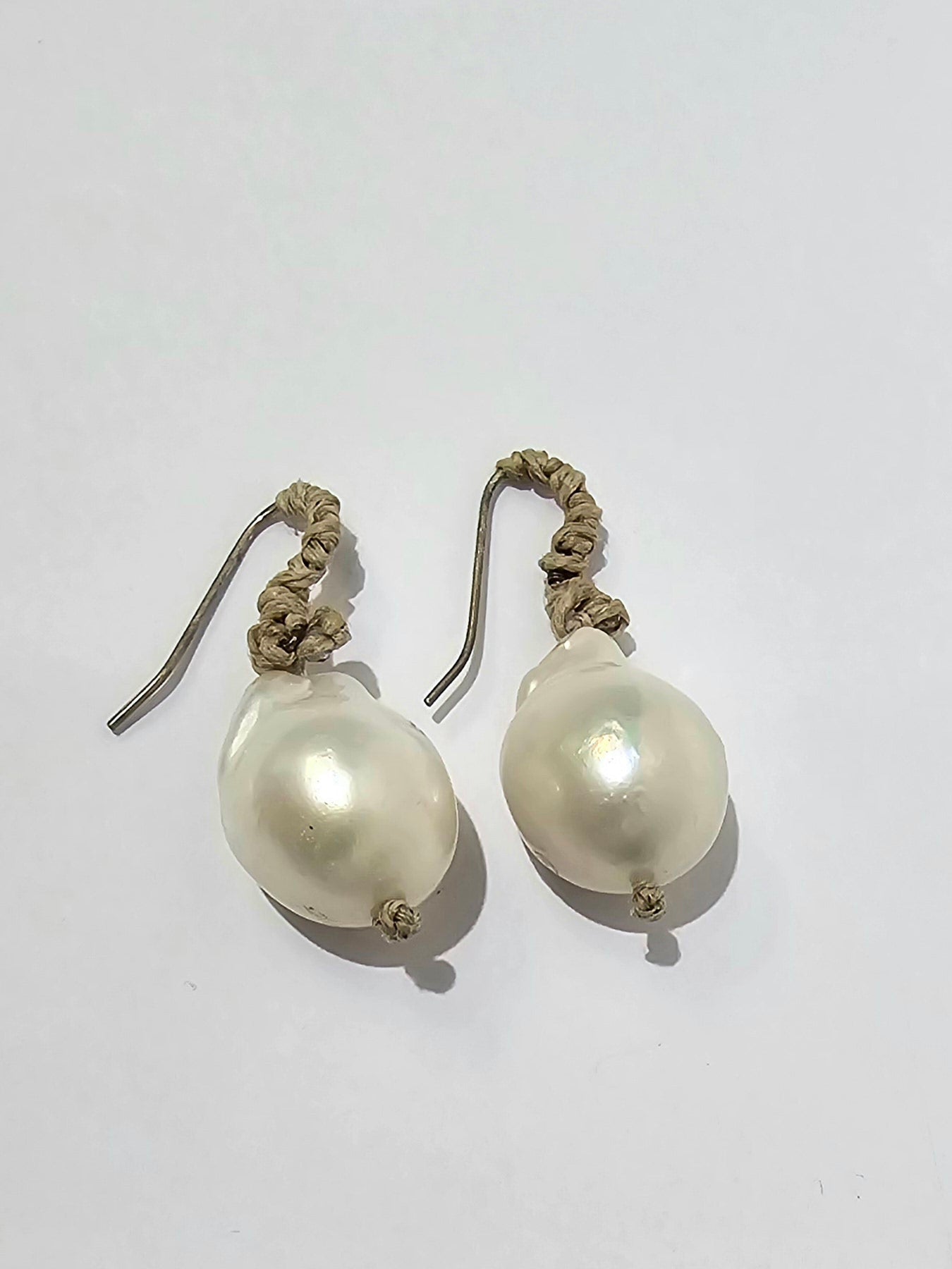 Mela- Pearls earrings