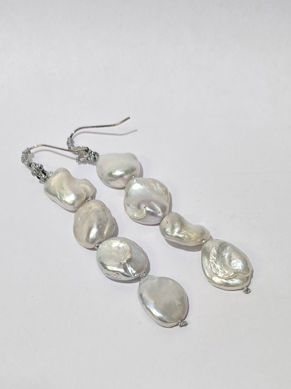 Mela- Pearls earrings