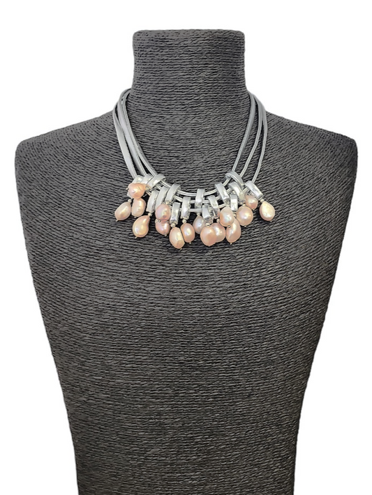 Bijoux Envie Jewelry - Pastel Pink/ Silver Necklace