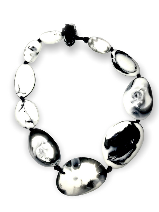 Atelier 1701 - Black/White Lucite Necklace