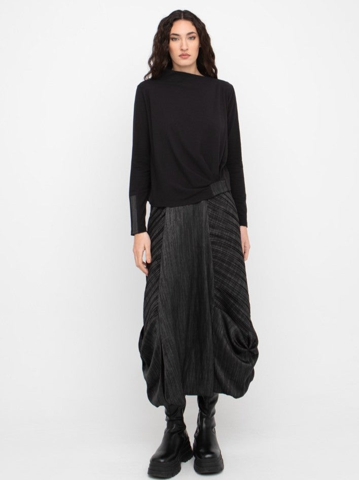 Ozai N Ku- Crinkle Texture Skirt/Black