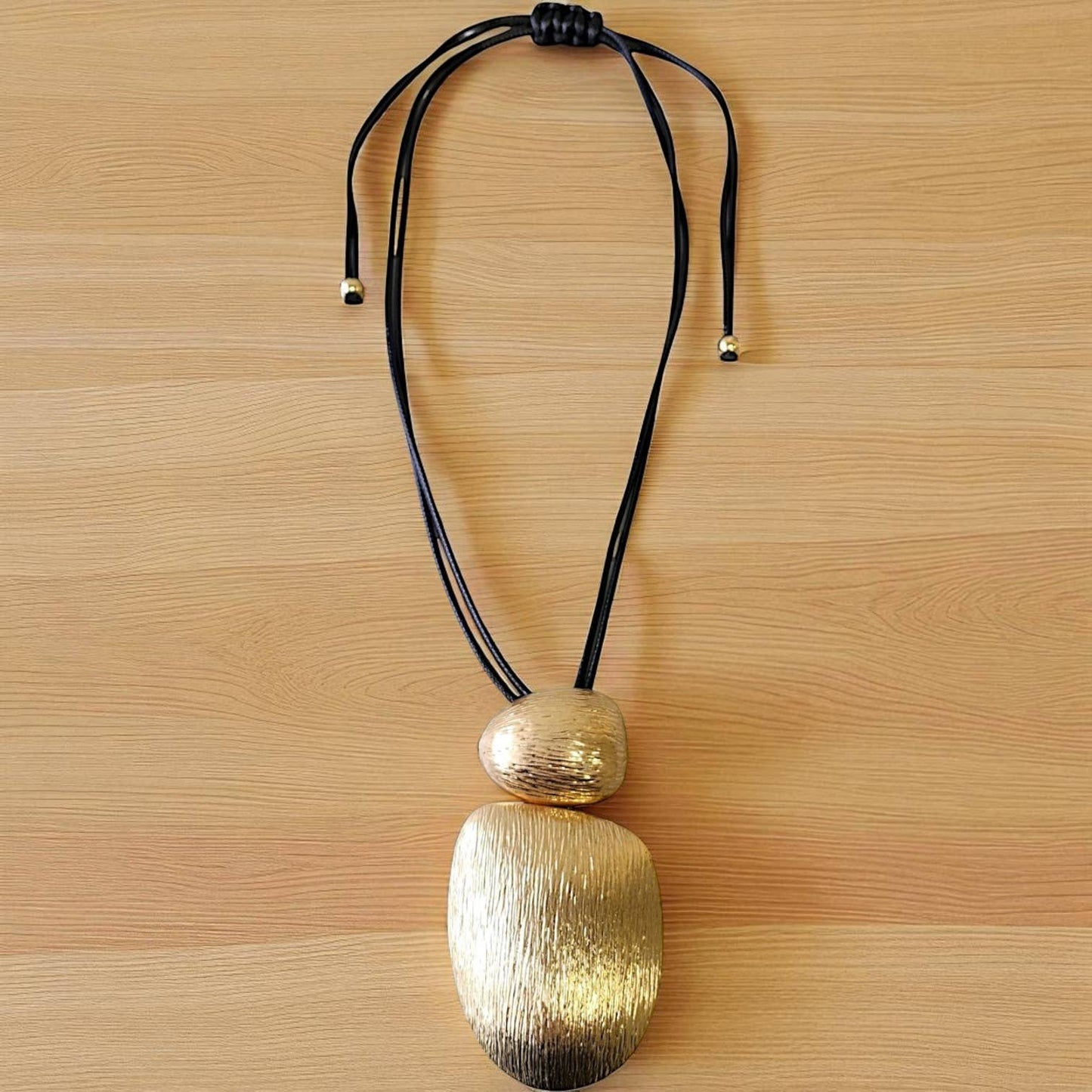 Bijoux Envie Jewelry - Chunky Vintage Pendant Necklace