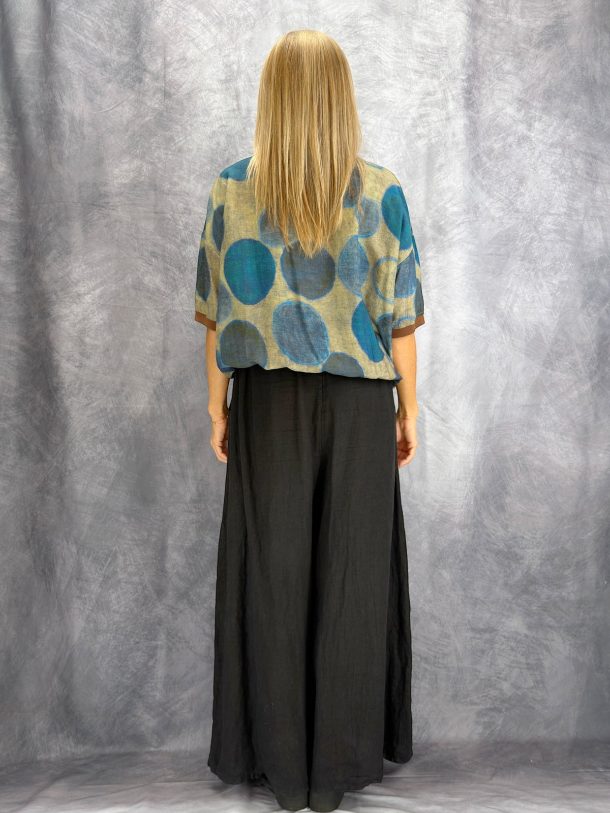 Earth & Loom- Blue Circles Linen Knit-Trim Top