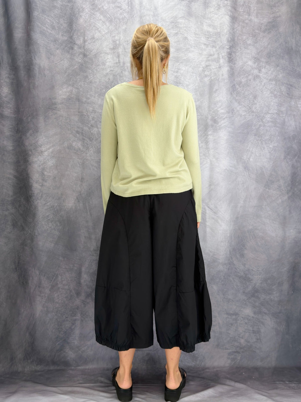 La Miel - Rolled Hem Side Button Top/Pistachio