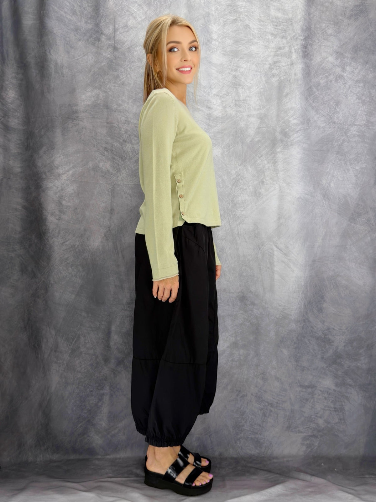 La Miel - Rolled Hem Side Button Top/Pistachio