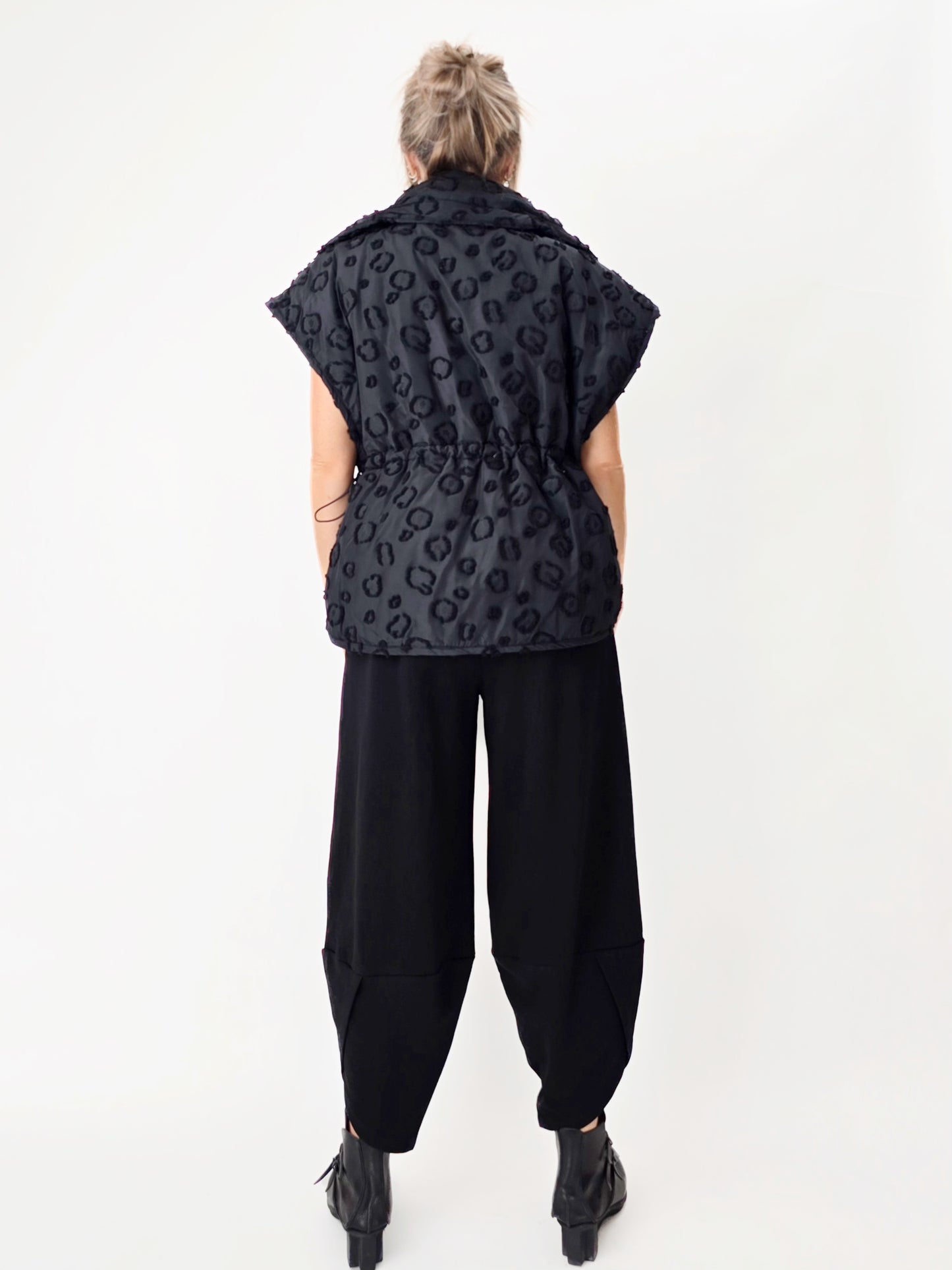 Noen- Oversize Jacquard Vest