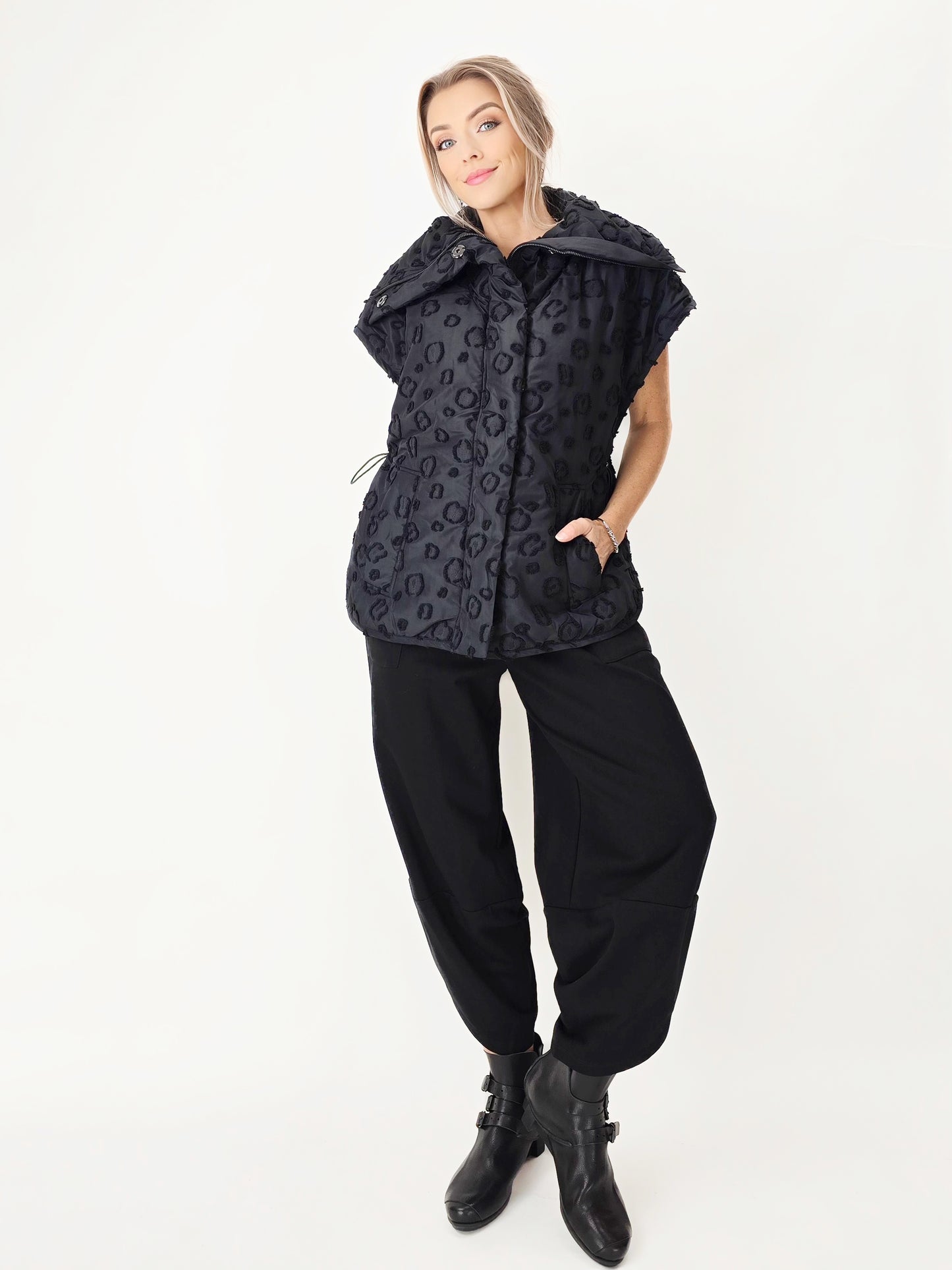 Noen- Oversize Jacquard Vest