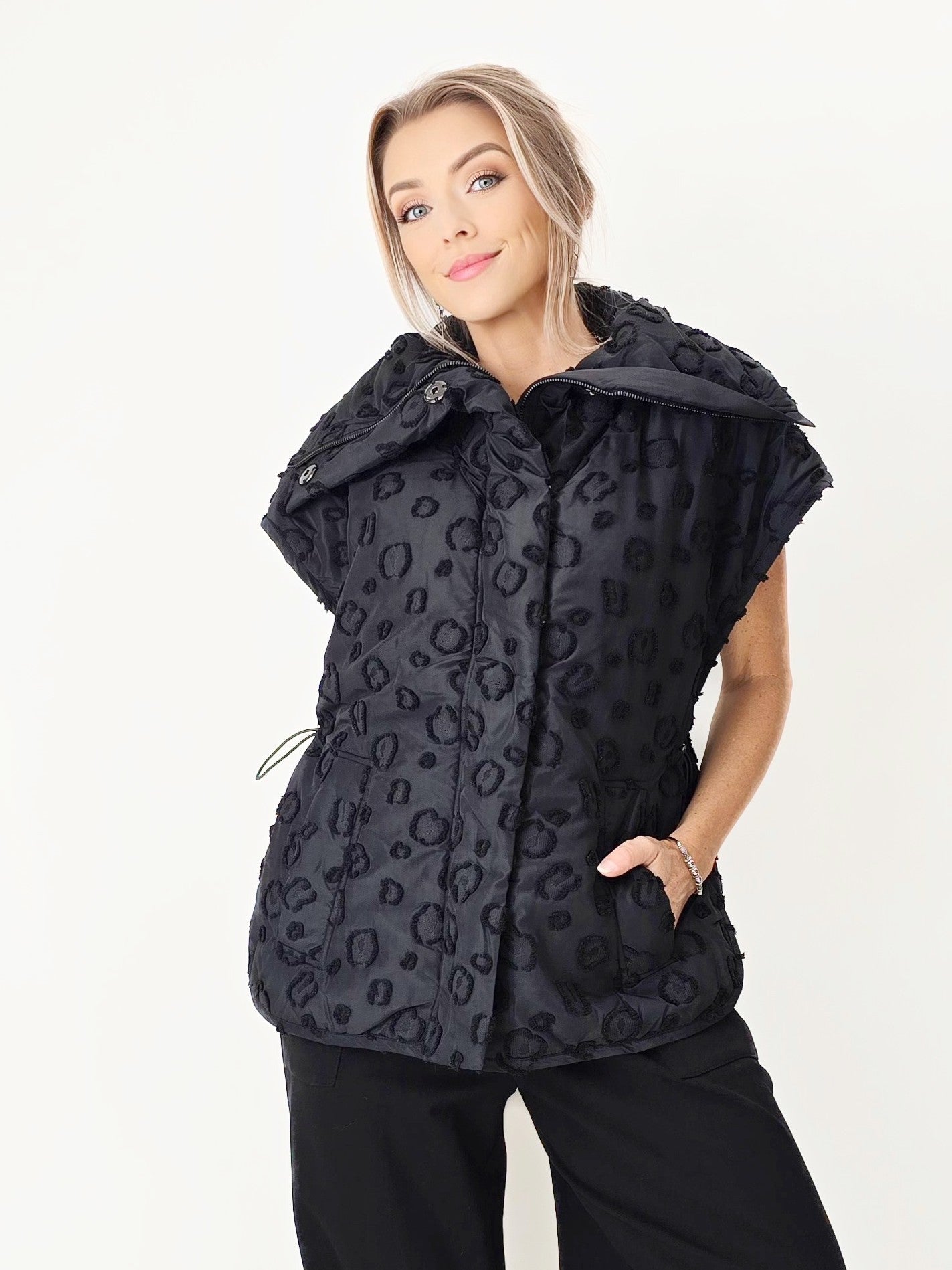Noen- Oversize Jacquard Vest