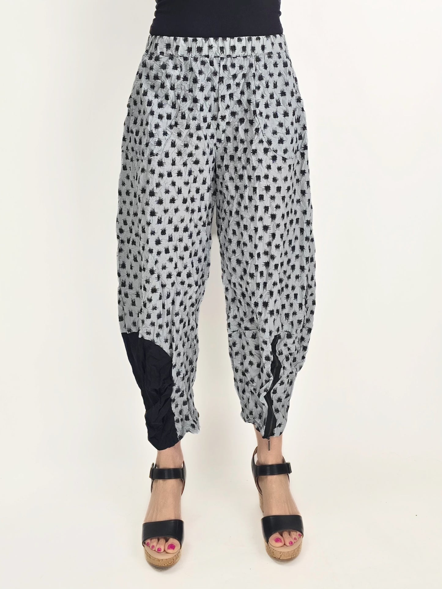 Chalet et Ceci- Pippa Pant