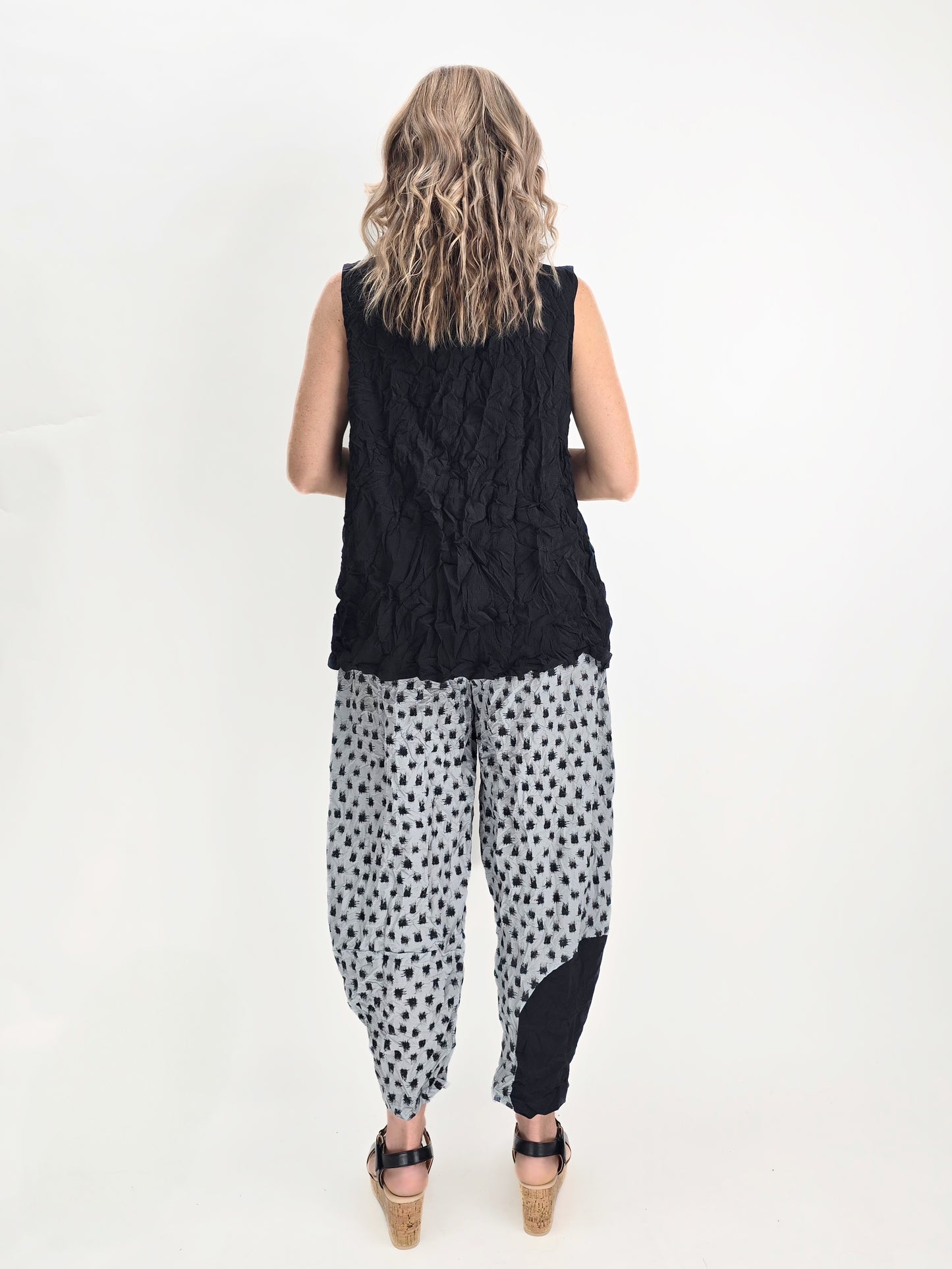 Chalet et Ceci- Pippa Pant