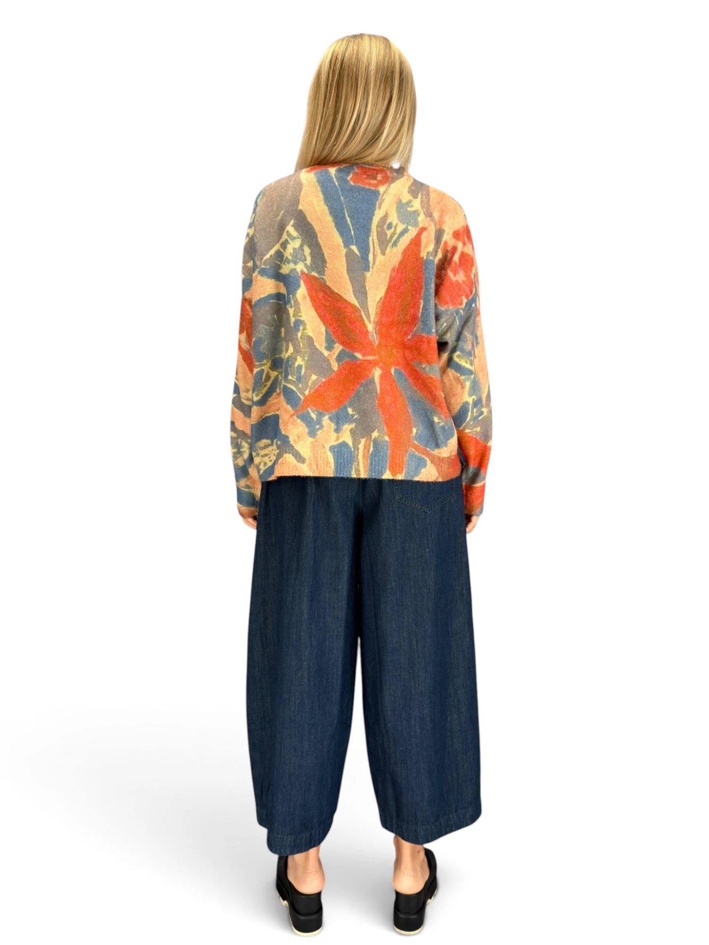 BELLA BLUE - Floral Art Sweater