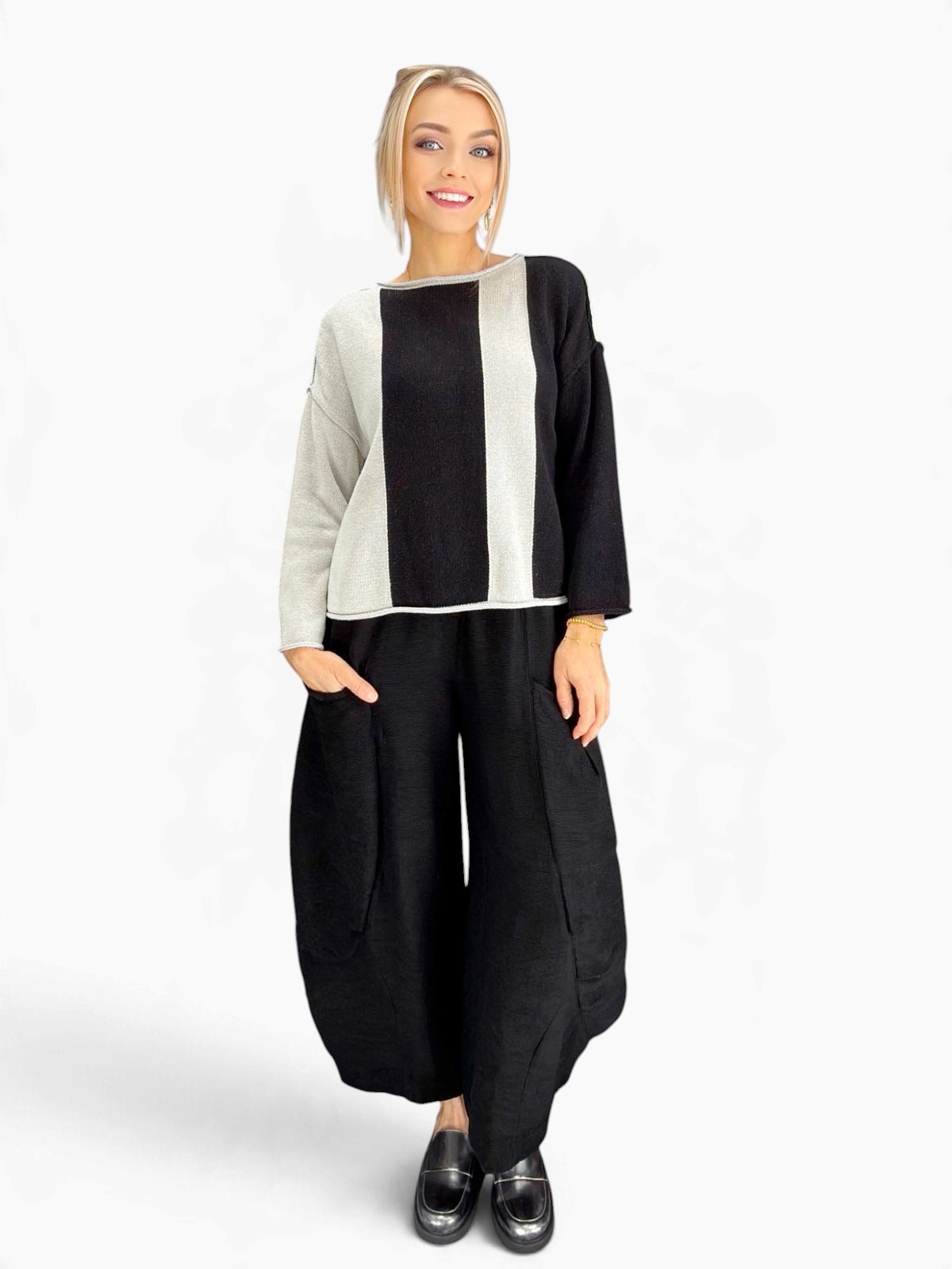 Olivia- Vertical Vibes Pullover Sweater/ Black