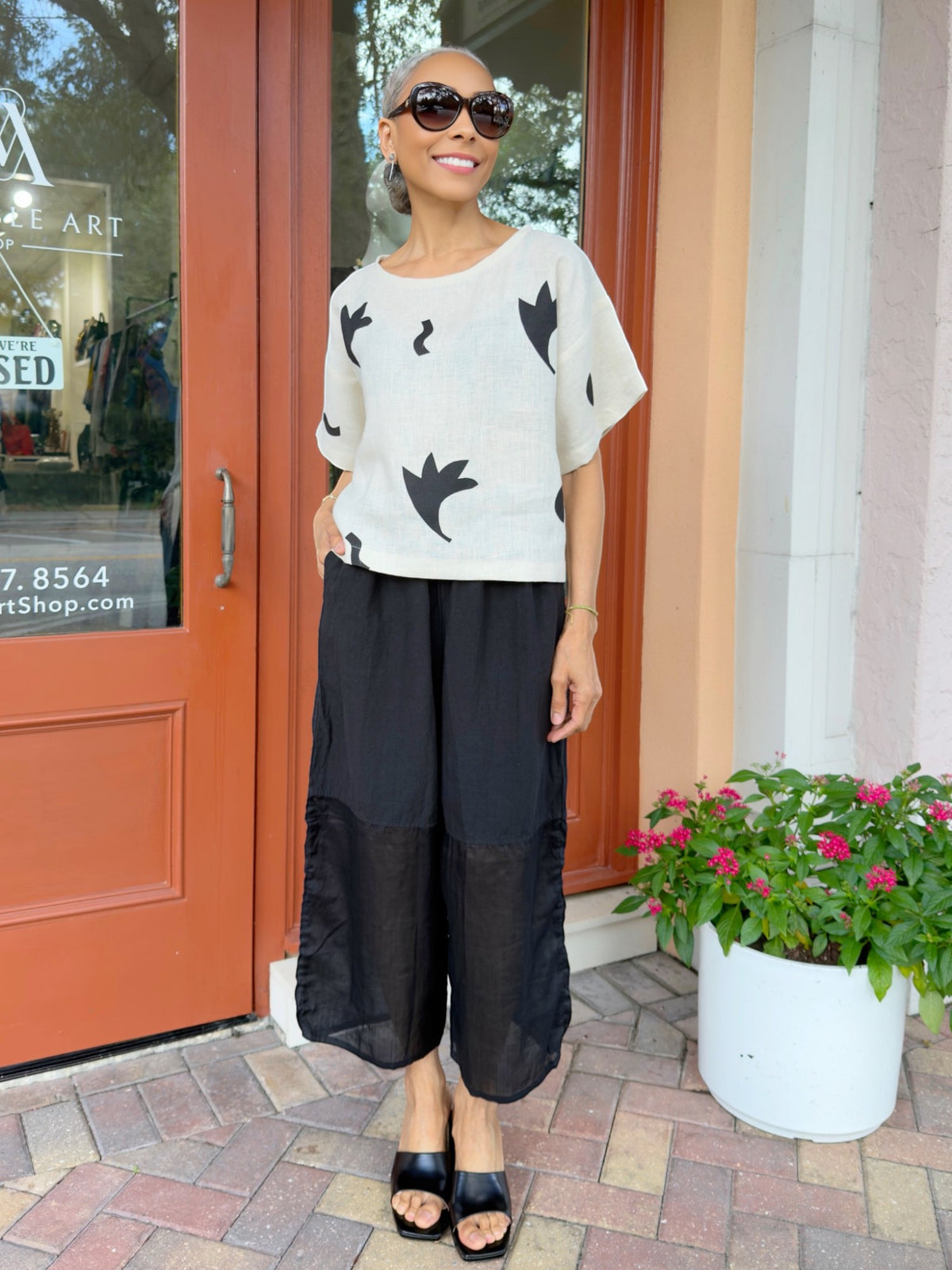 Earth & Loom- Black Linen Pants