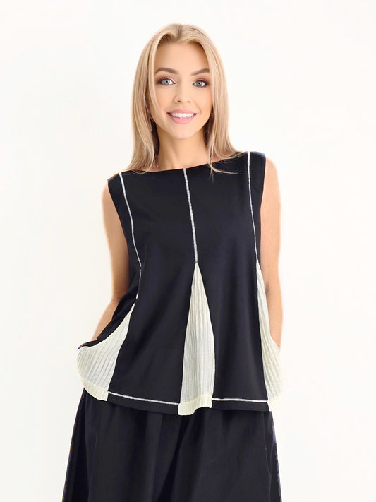 Ozai N Ku- Pleated Contrast Top