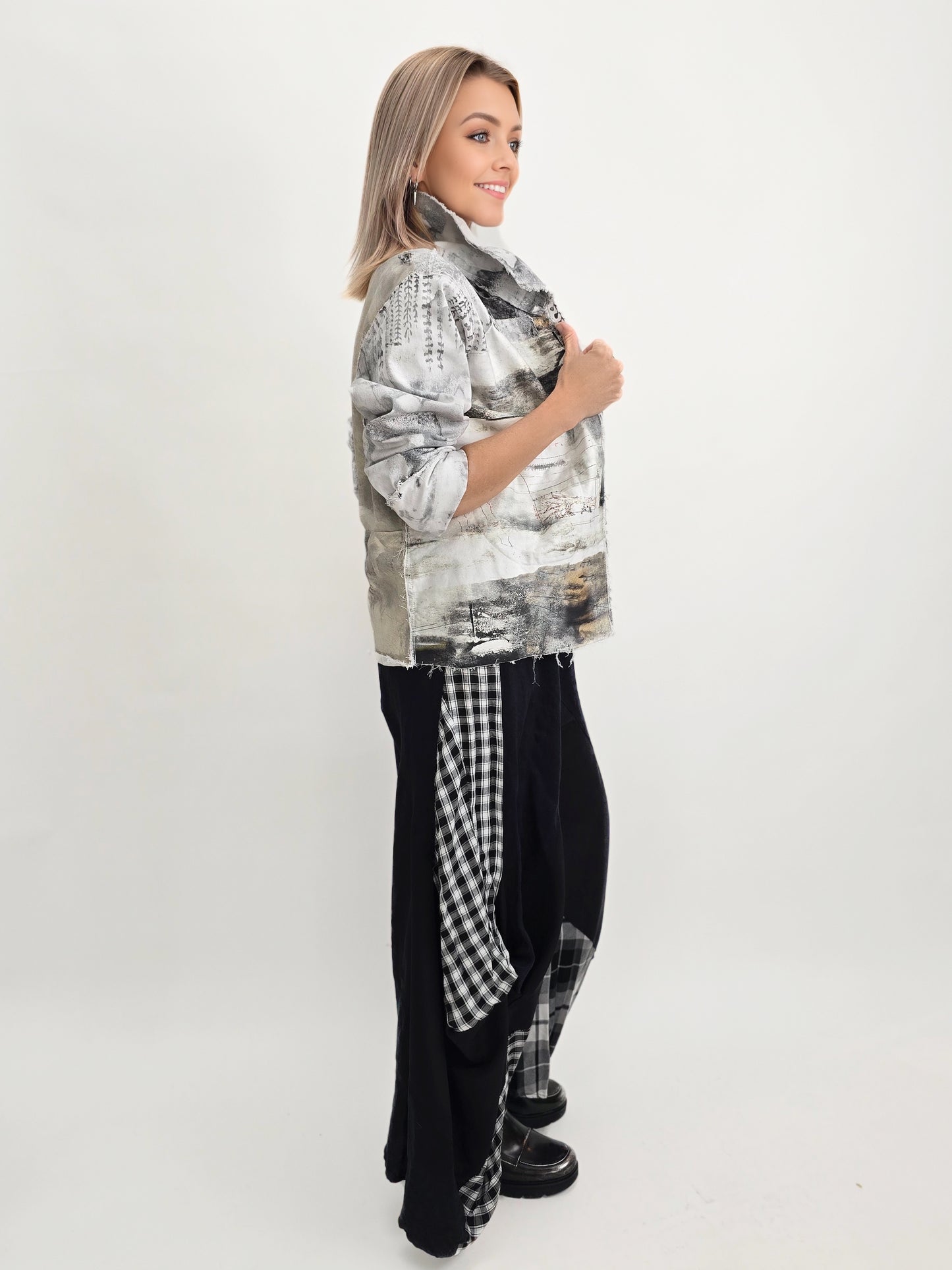 Tatiana Palnitska- White Print Jacket J43