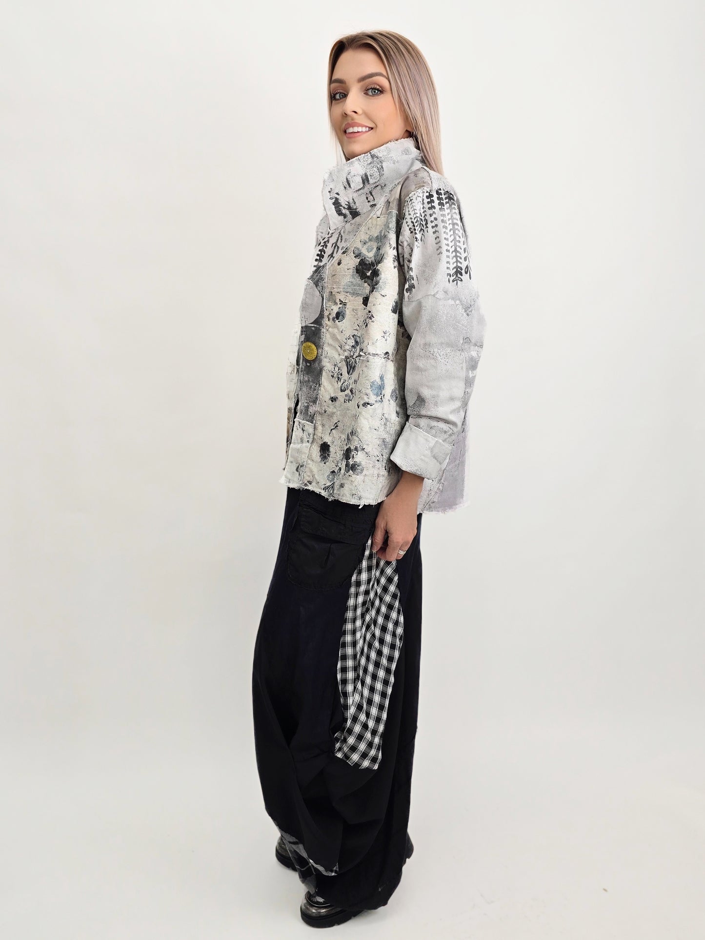 Tatiana Palnitska- White Print Jacket J43