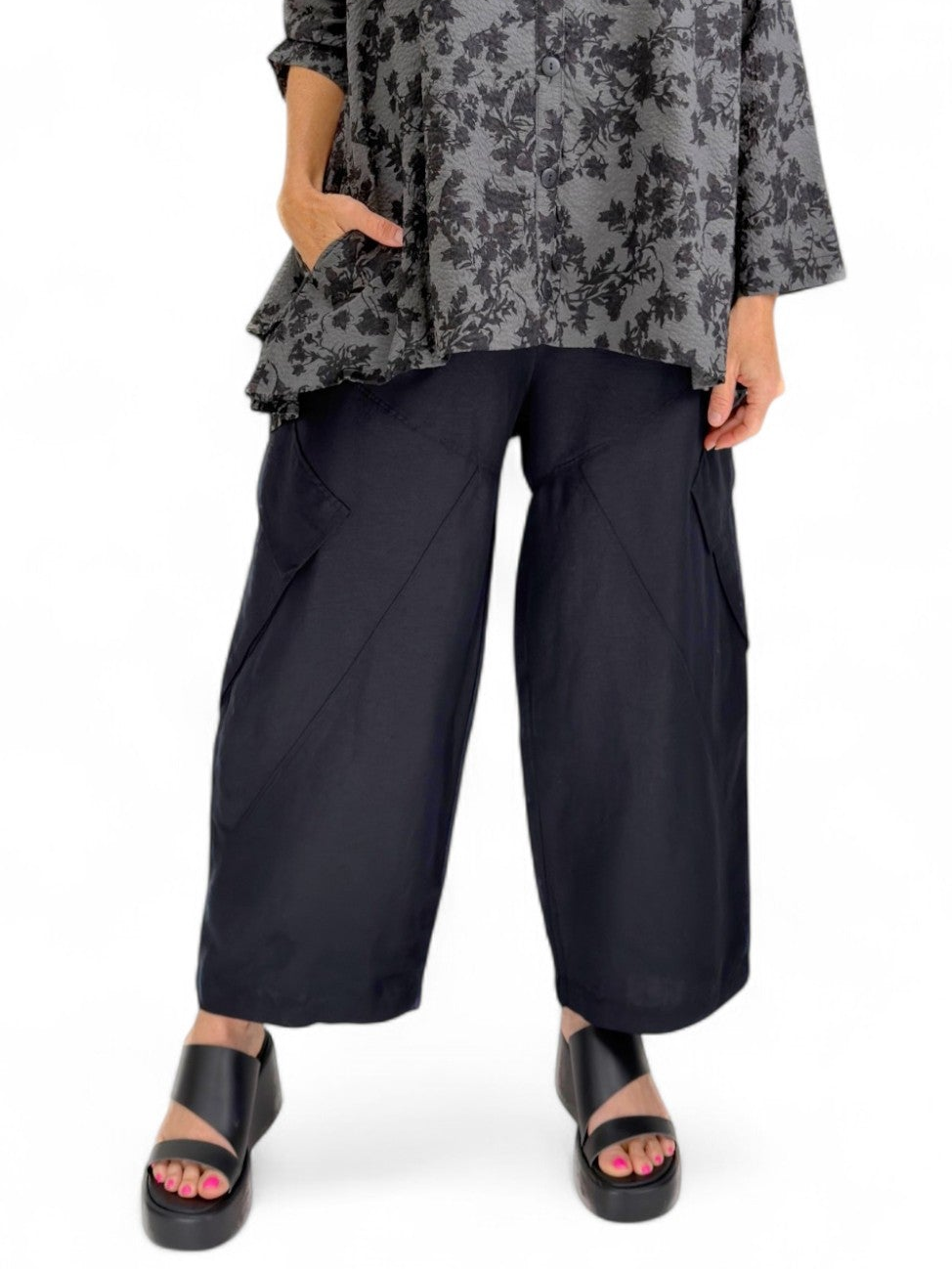Dress to Kill- Black Linen Cargo Pant