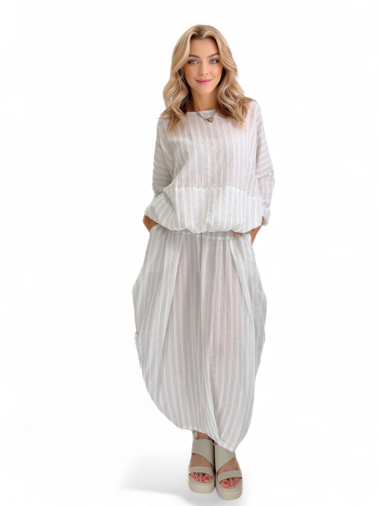 Dress to Kill- Side Tuck Skirt/ White