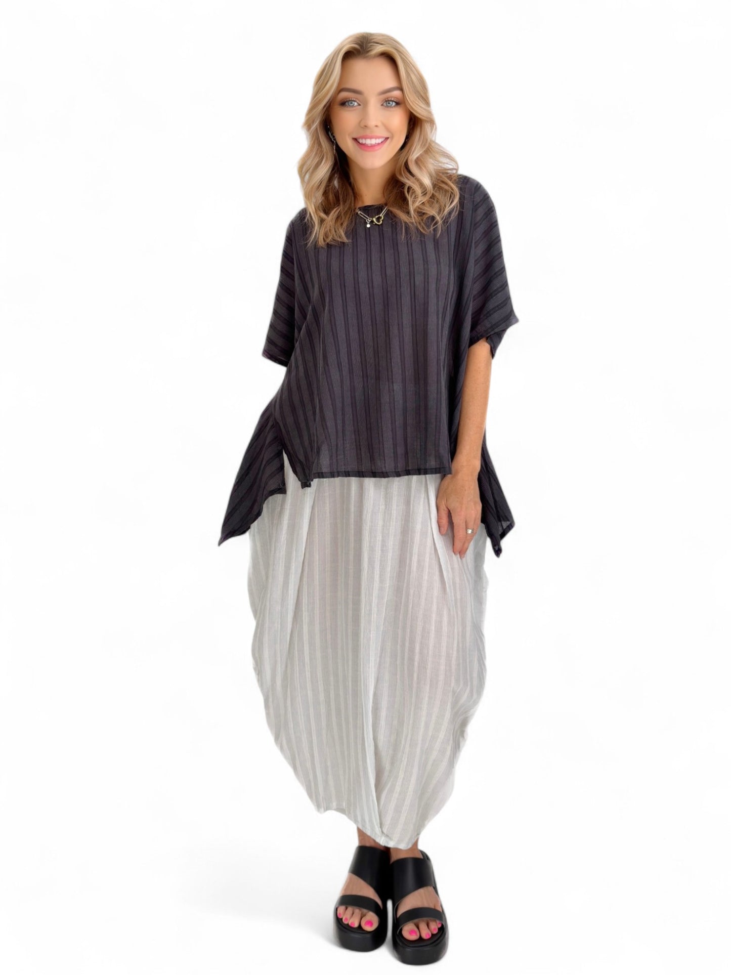 Dress to Kill- Side Tuck Skirt/ White
