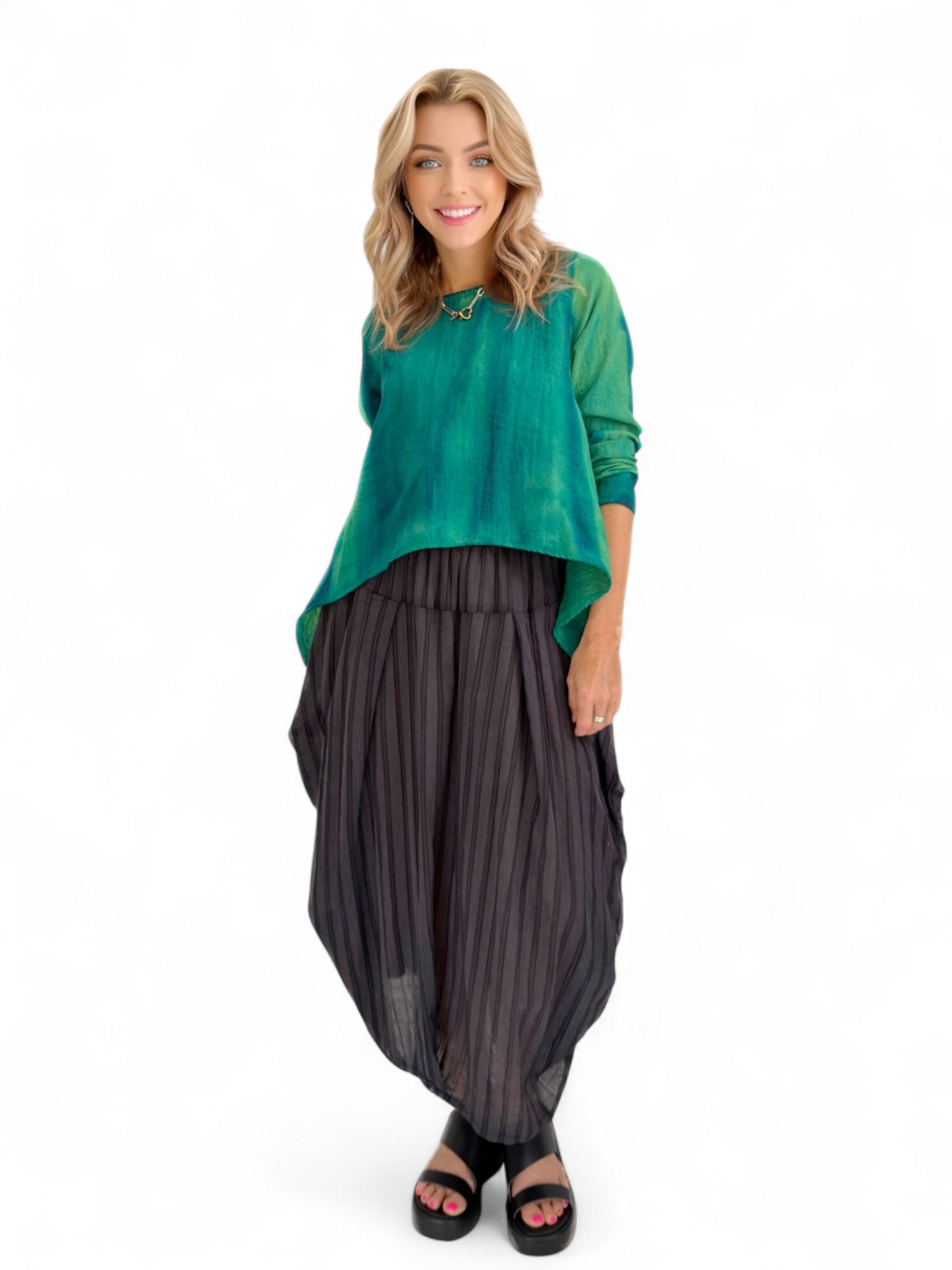Dress to Kill- Side Tuck Skirt/ Black