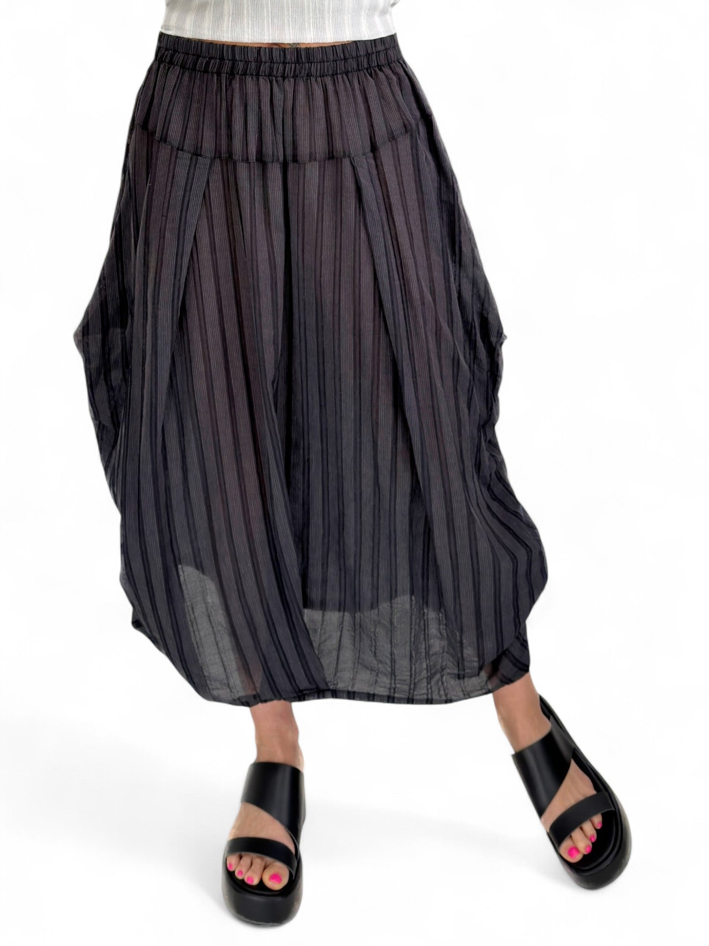 Dress to Kill- Side Tuck Skirt/ Black