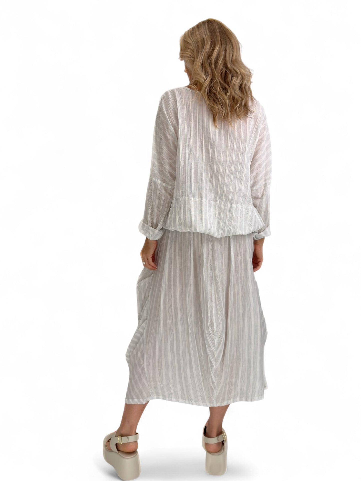 Dress to Kill- Side Tuck Skirt/ White