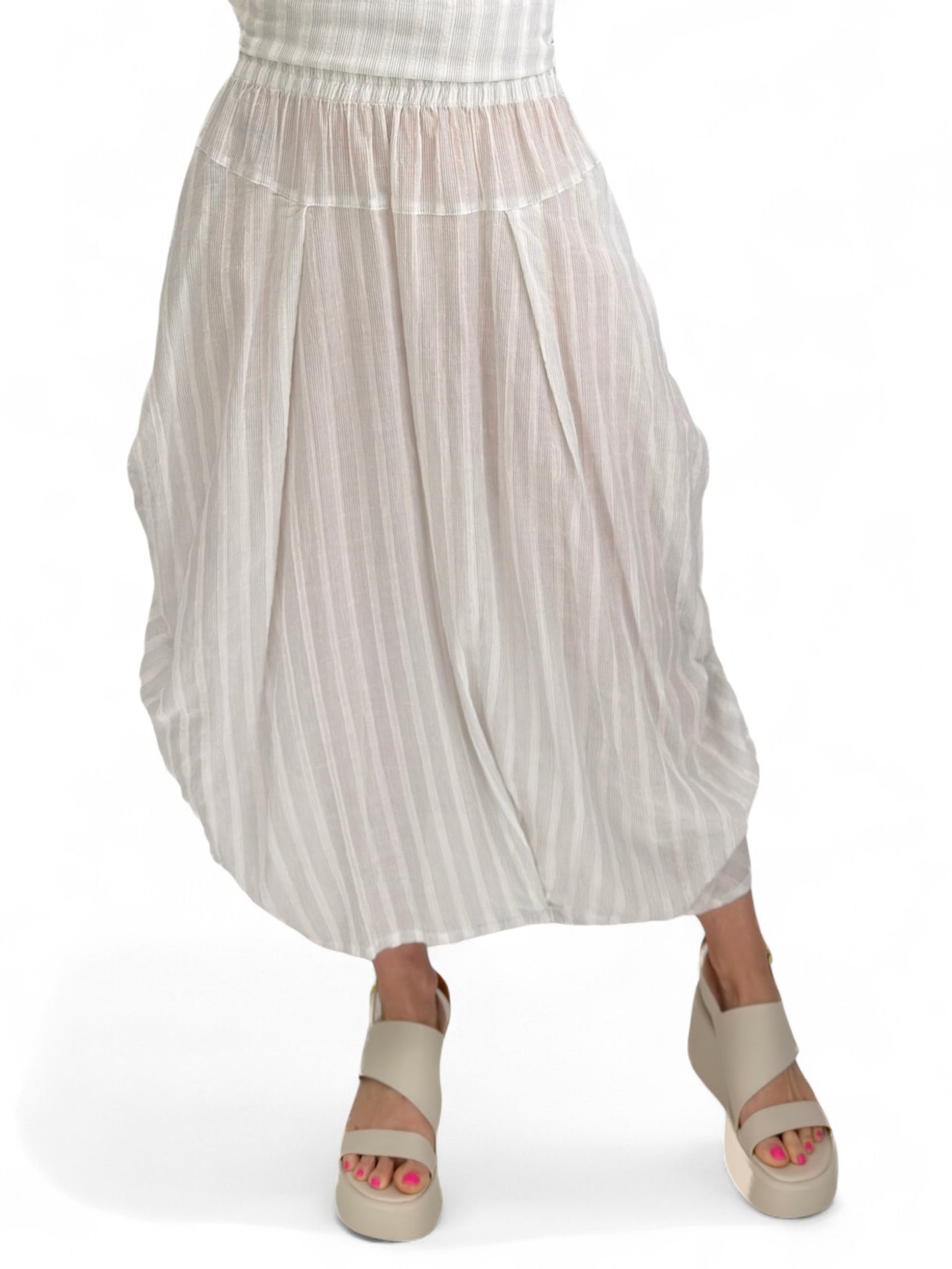 Dress to Kill- Side Tuck Skirt/ White