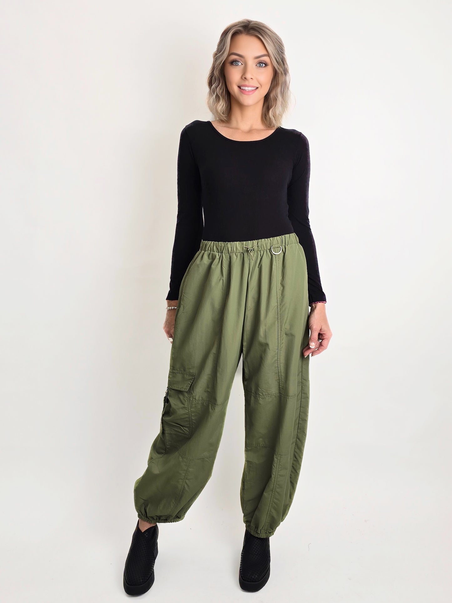 Signature 8 - Parachute Pant