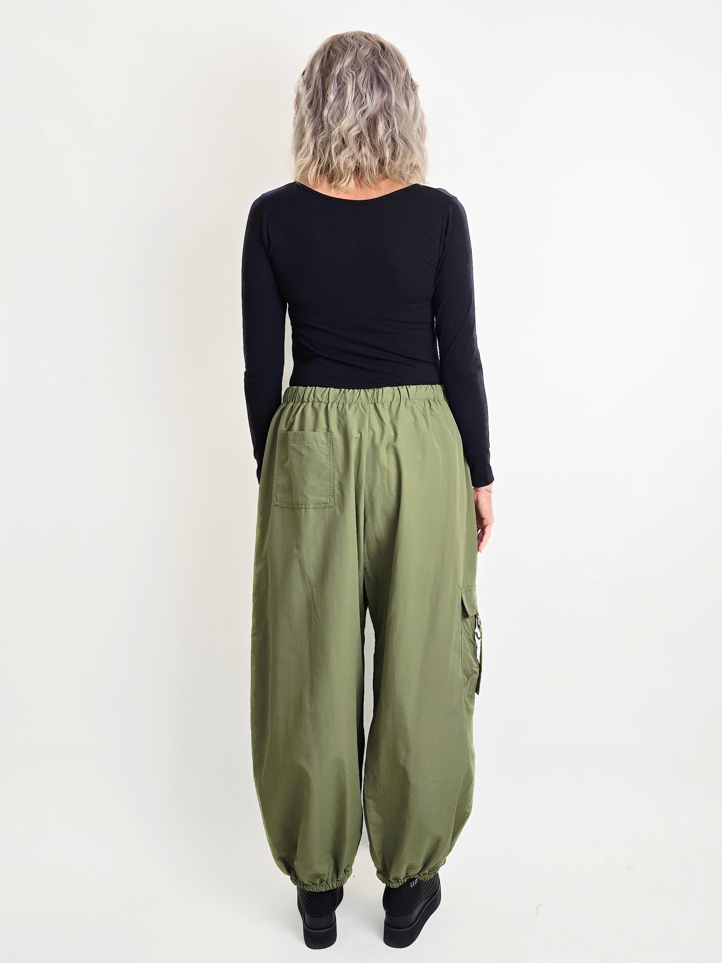 Signature 8 - Parachute Pant