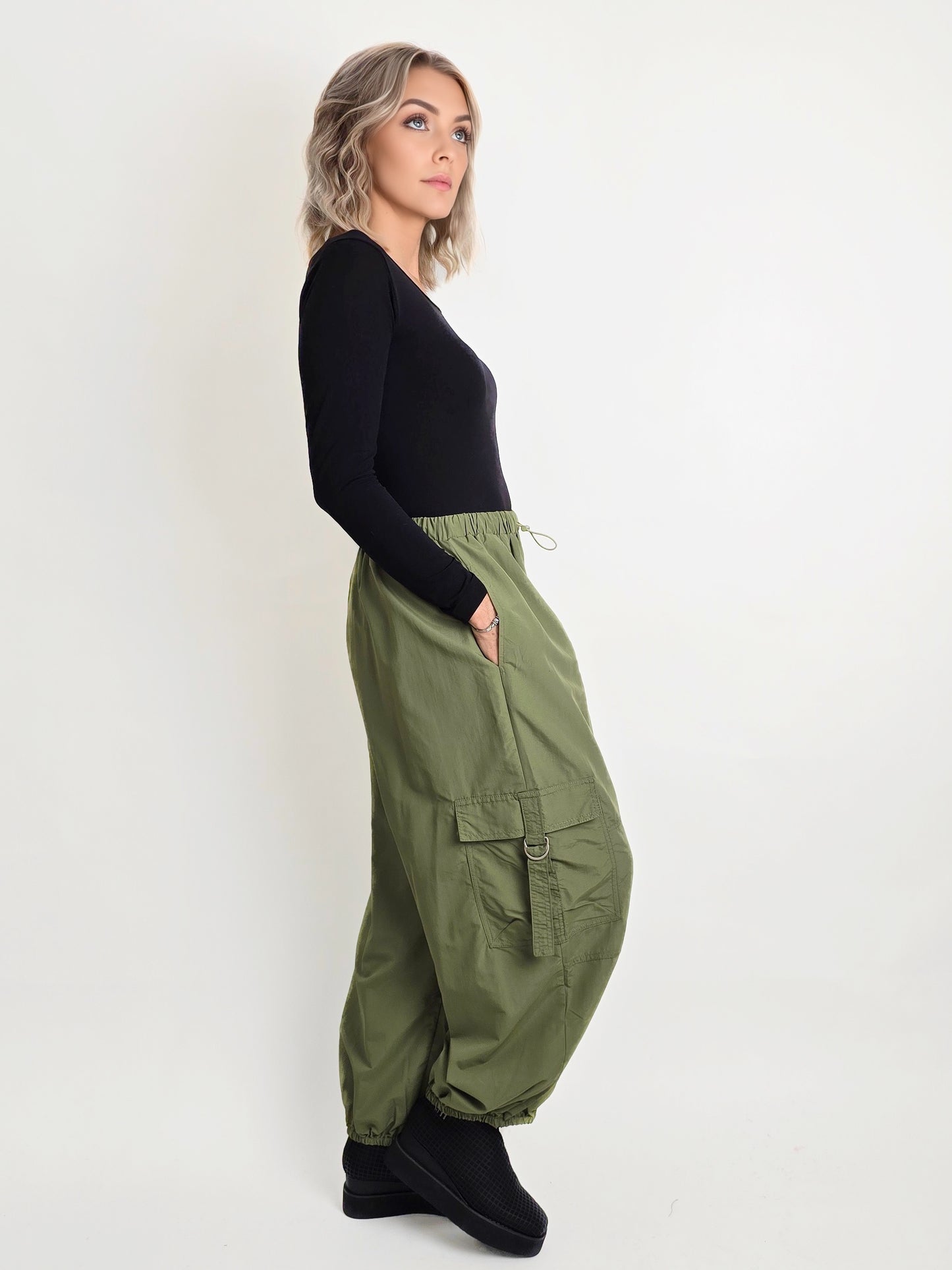 Signature 8 - Parachute Pant