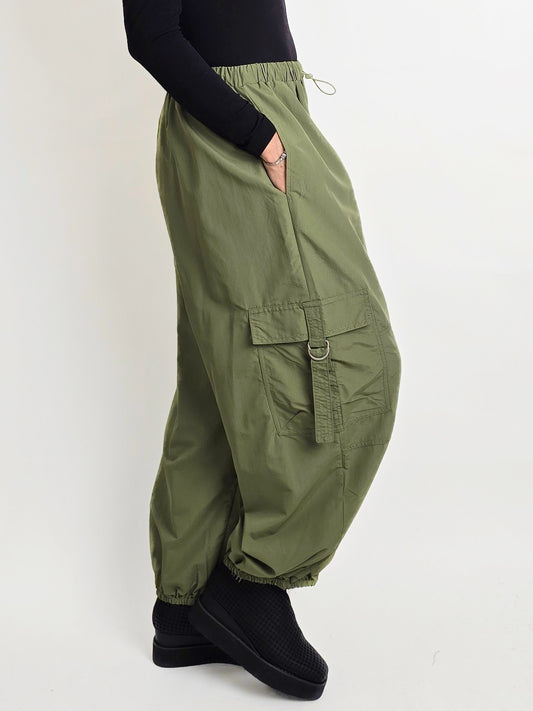 Signature 8 - Parachute Pant