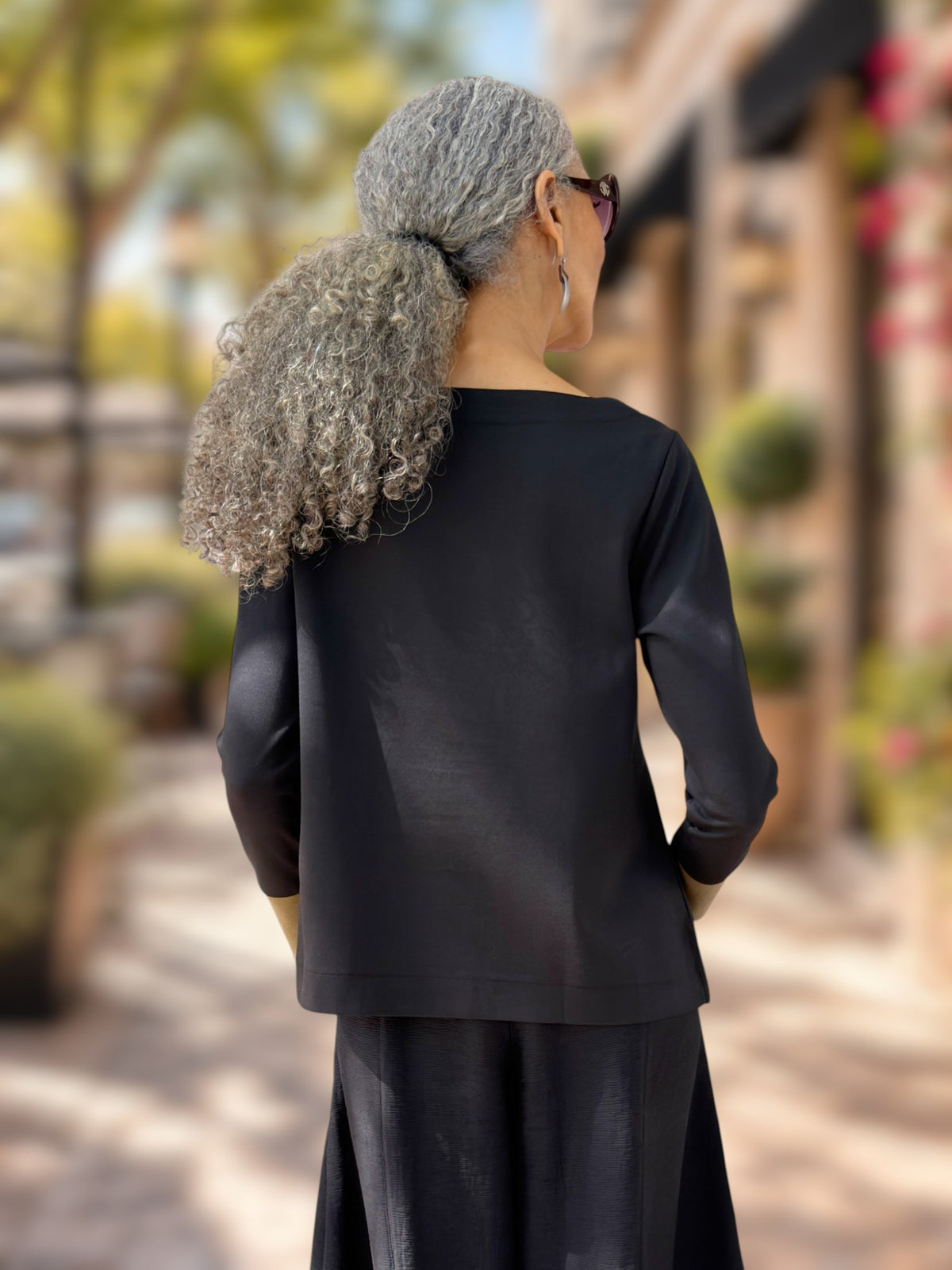 Terra-SJ - Color-Block Asymmetric Hem Top
