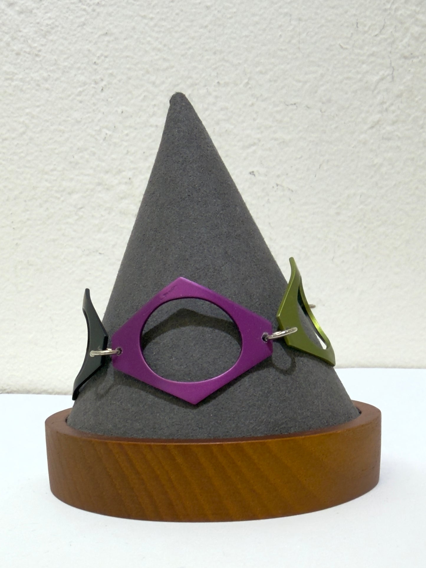 Q3 Art Inc. - Retro Bracelet