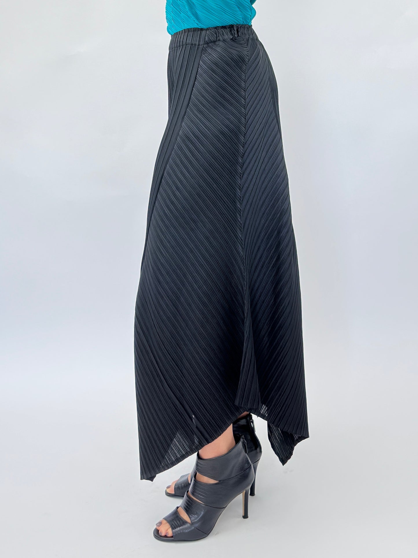 Vanite Couture- Wide Leg Asymmetrical Hem Pants