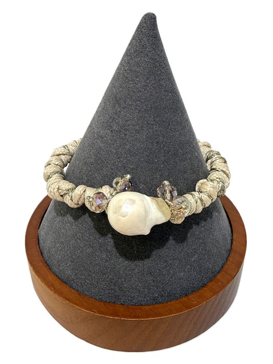 Bijoux Envie Jewelry- Handmade Freshwater Pearl Bracelet