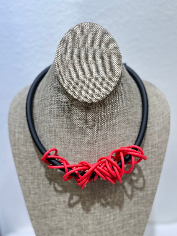 Frank Ideas - Tangled O's necklace: Red