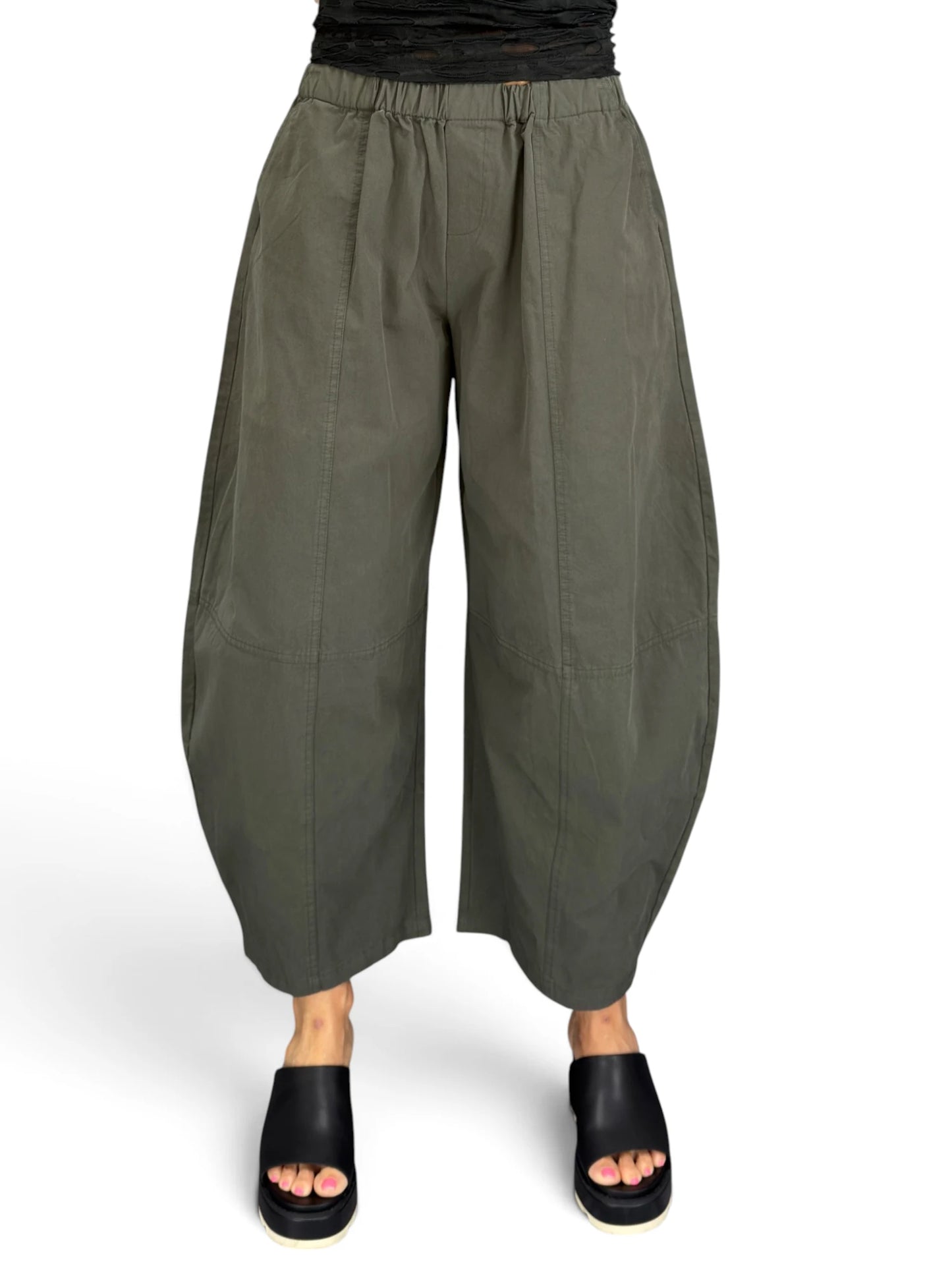 BELLA BLUE - Cotton Barrel Pants