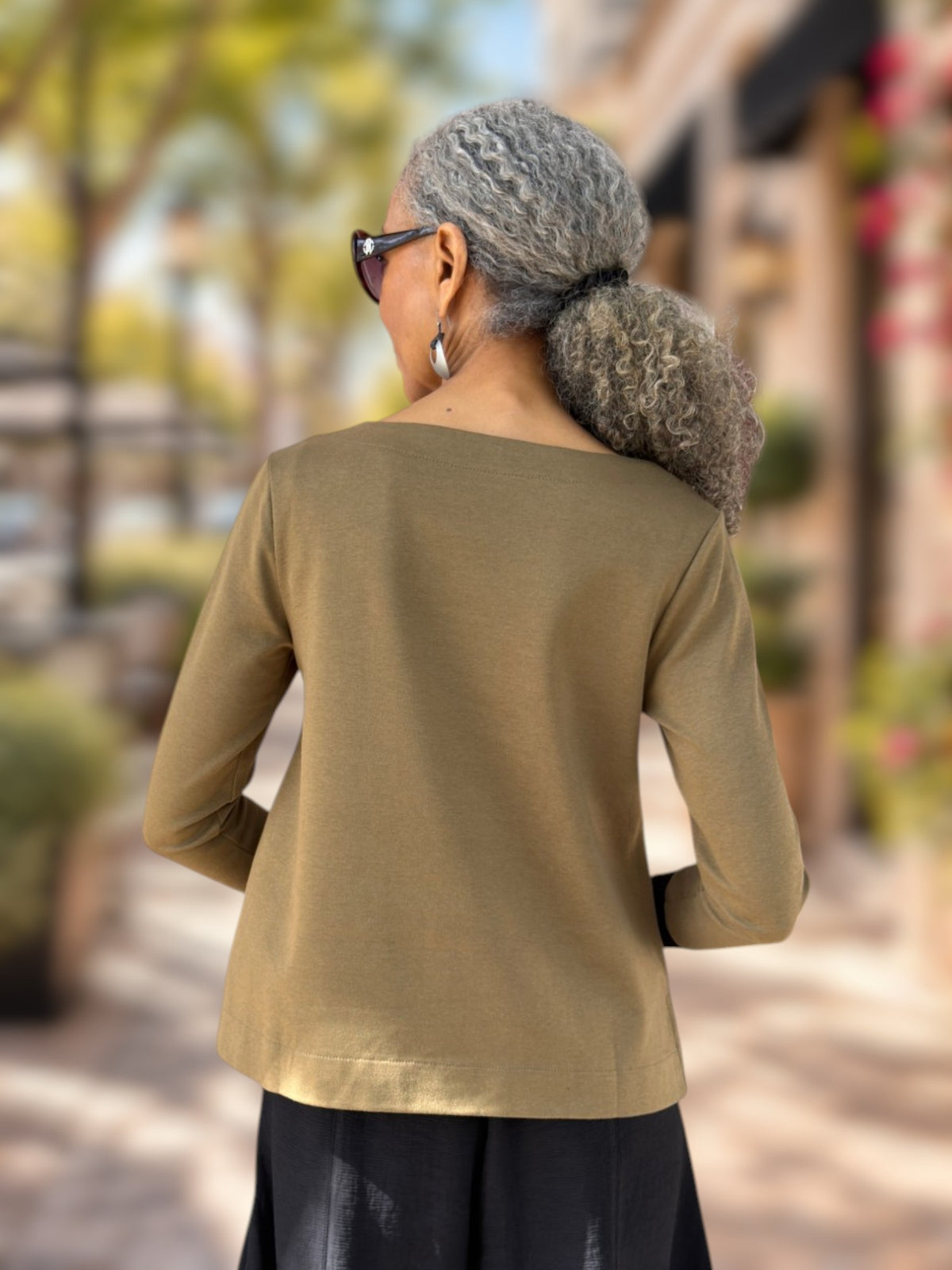 Terra-SJ - Color-Block Asymmetric Hem Top/Olive