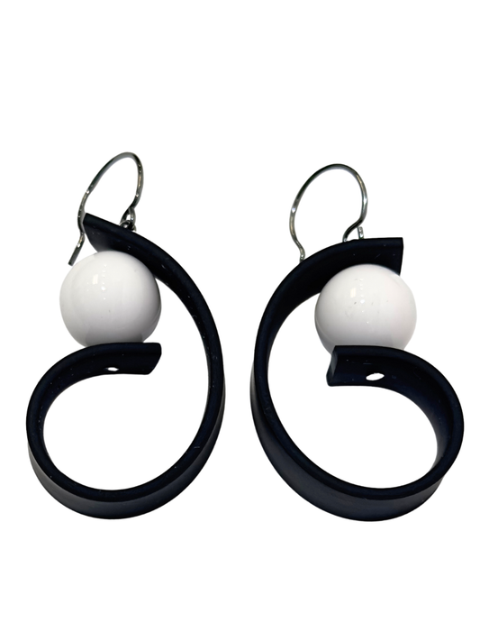 Samuel Coraux - Thinker Earrings: Black/white