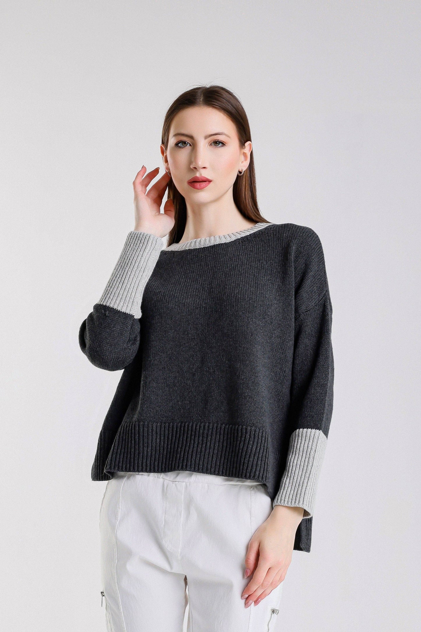 TINA Stephens- Lisbeth Contrast Neck Hi/Low Sweater