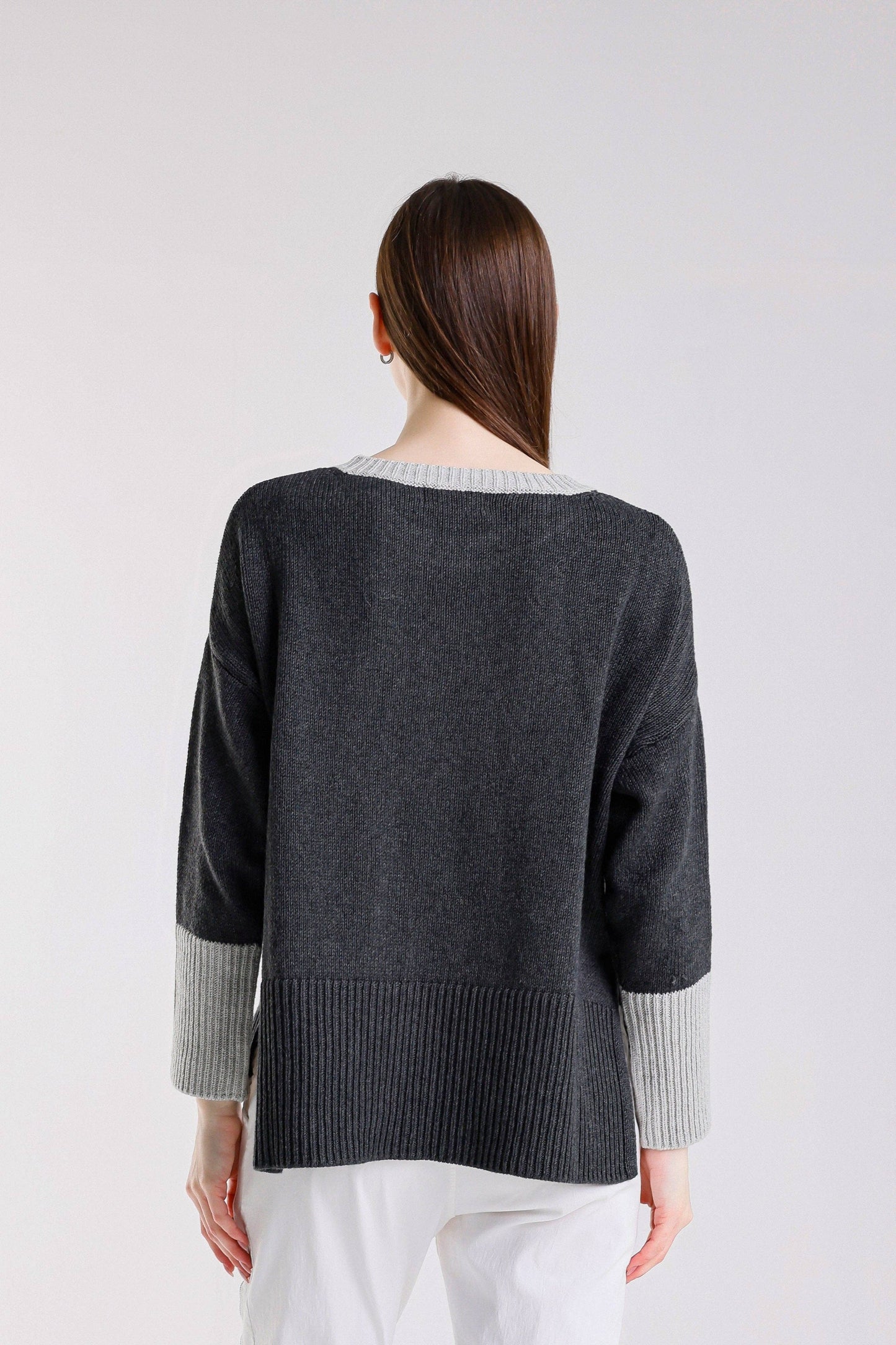TINA Stephens- Lisbeth Contrast Neck Hi/Low Sweater