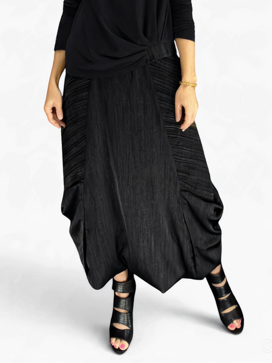 Ozai N Ku- Crinkle Texture Skirt/Black